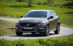 Volvo V60 D4 Cross Country 2015 года
